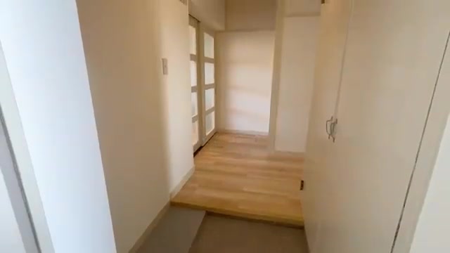 2LDK/団地で二人暮らしの玄関（室内・外観の様子）