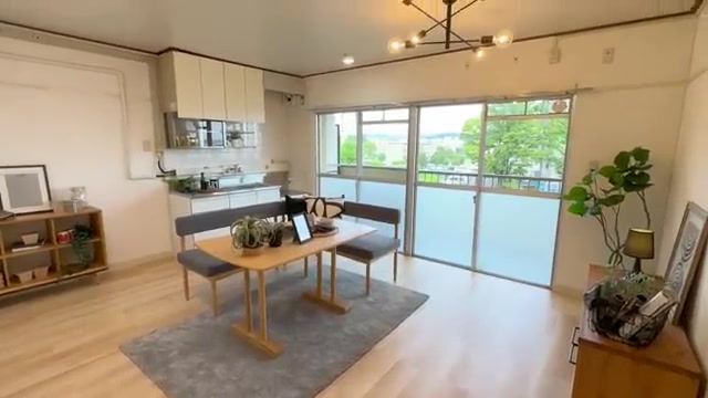 2LDK/団地で二人暮らしのリビングダイニング10.5畳（室内・外観の様子）
