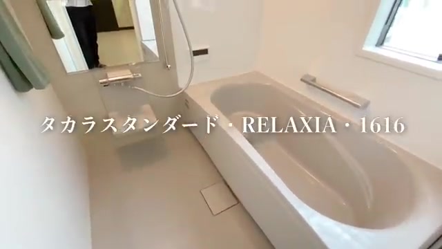 31坪の家×パントリー×L字バルコニーのお風呂（室内・外観の様子）