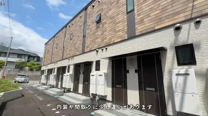 オートロック付き・東向き窓の木造建築の様子