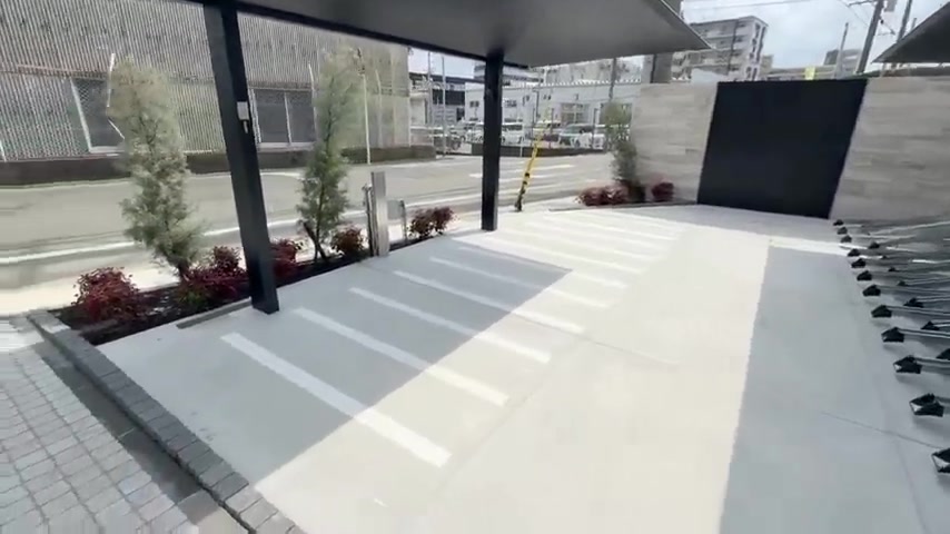 RJRクオーレ東比恵の駐輪場（室内・外観の様子）
