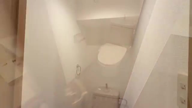 RJR南福岡のトイレ（室内・外観の様子）