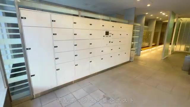 キャナルタウンウェストのエントランス（室内・外観の様子）