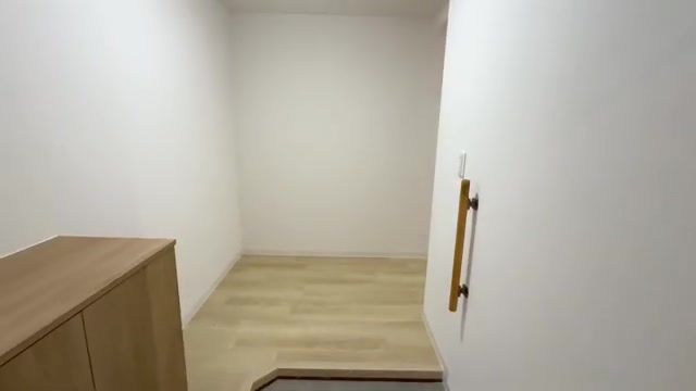 キャナルタウンウェストの玄関（室内・外観の様子）