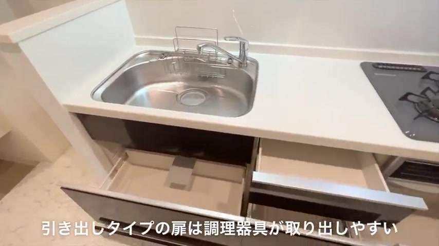 賃貸アパート×サンルームの独立キッチン（室内・外観の様子）