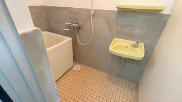 オレンジハイツの浴室（室内・外観の様子）