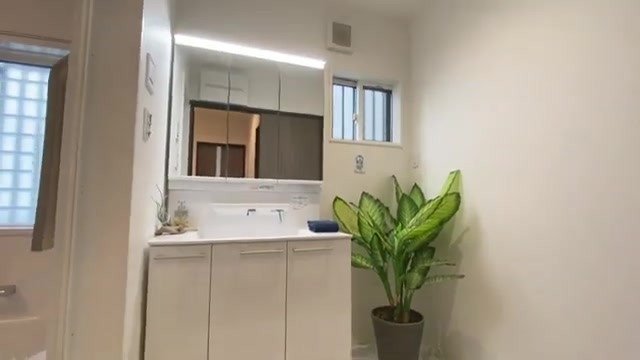 レ・ジェイド南港のエントランス（室内・外観の様子）