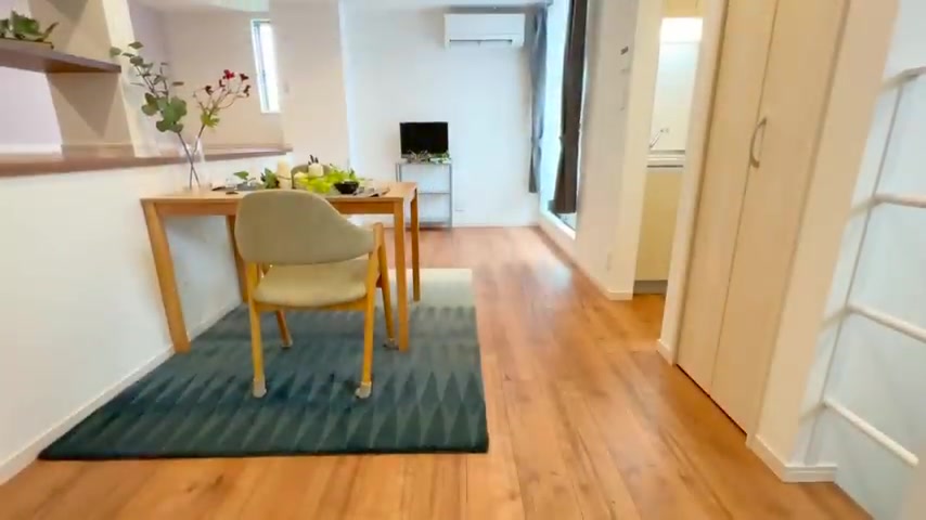 変わった間取り×賃貸の内見動画のリビングダイニング(室内・外観の様子)