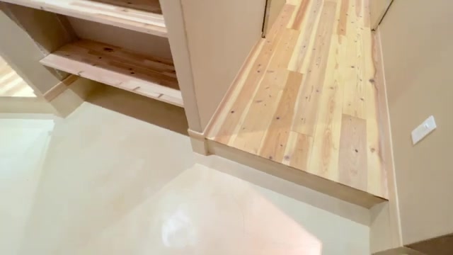 天然素材×リノベーションの玄関（室内・外観の様子）
