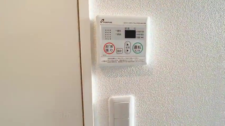 賃貸アパートのお部屋内見の洗面室（室内・外観の様子）