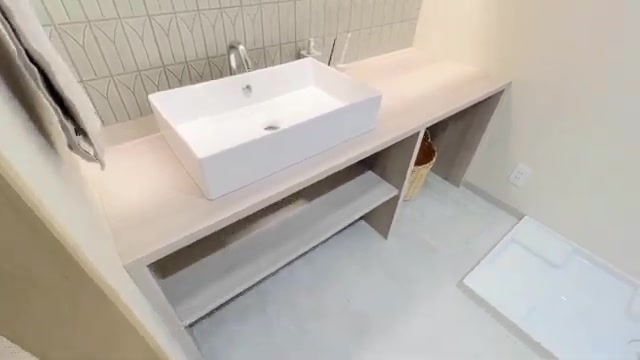 天然素材×リノベーションの洗面室（室内・外観の様子）