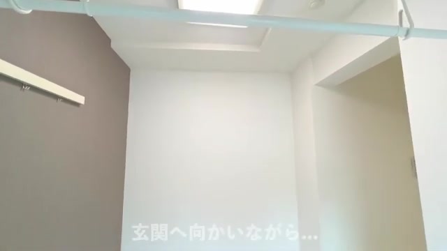 賃貸マンション内見の玄関（室内・外観の様子）