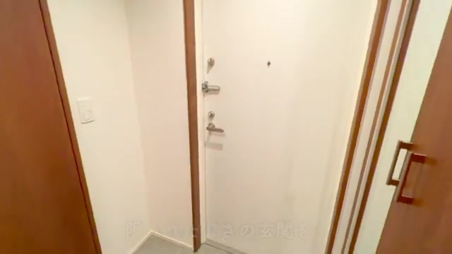 賃貸マンション内見の玄関(室内・外観の様子)