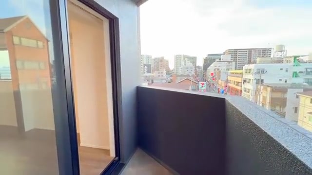 賃貸マンション内見のバルコニー(室内・外観の様子)