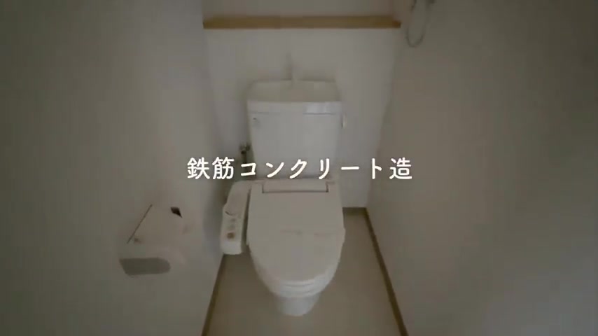 個性的な間取り×螺旋階段のトイレ（室内・外観の様子）