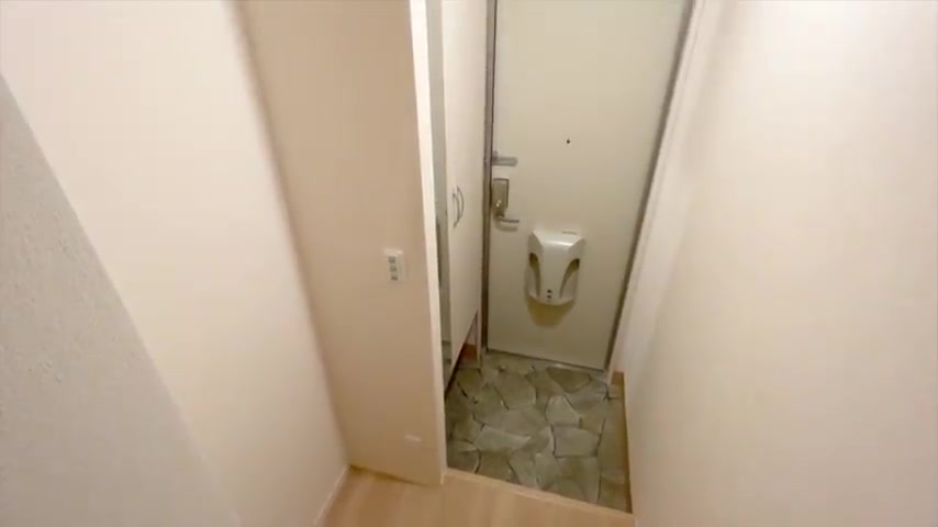 賃貸アパートの内見の玄関（室内・外観の様子）