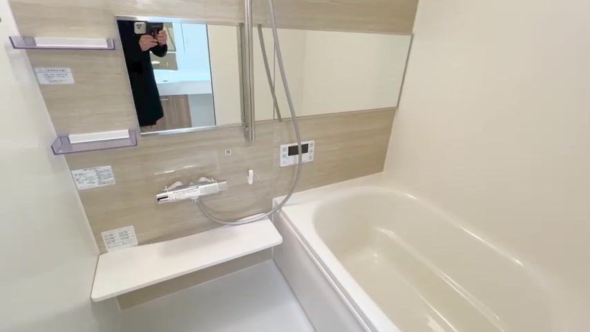 賃貸アパート内見のお風呂(室内・外観の様子)