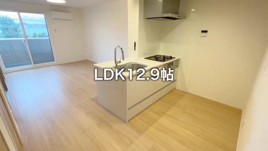 賃貸アパート内見のキッチン(室内・外観の様子)