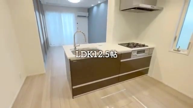 賃貸アパート内見動画のキッチン（室内・外観の様子）