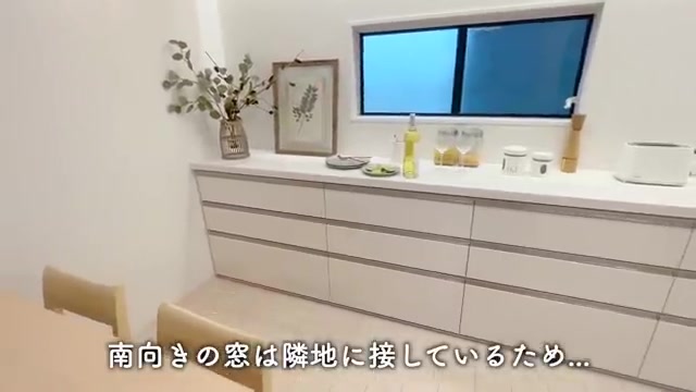 白で統一×巨大カップボード×カントリーテイストな家のカップボード（室内・外観の様子）