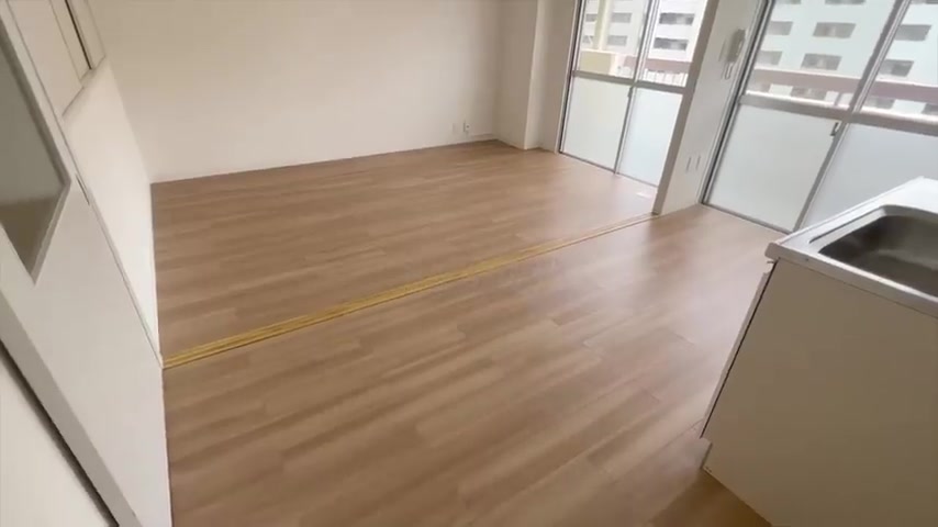 高島平団地の洋室(室内・外観の様子)