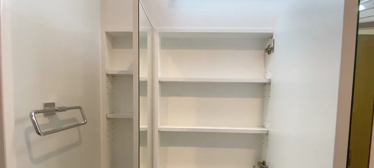 角部屋で明るく日当たり良きの内見動画 12:38の場面