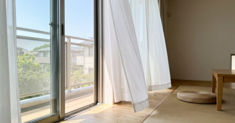 賃貸OKの網戸対策｜網戸がない・破れをマグネット網戸と補修シートで解決