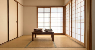 団地のふすま・障子の破れ｜賃貸で許される補修シールと貼るだけの障子紙