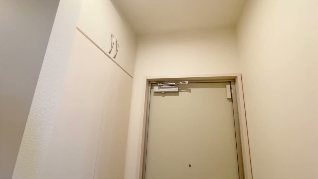 広島市南区の1LDK 1LDKの玄関と収納