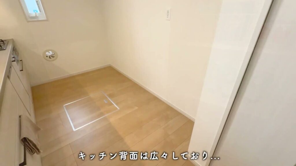 兼六パークタウン花小金井42号棟 3LDKのキッチン背面
