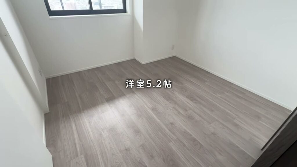THE TOWER HIRAKATA 1LDKの洋室5.2帖