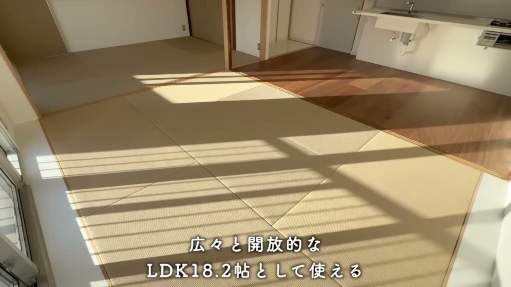 金町第二 2LDKの和室6帖とLDK