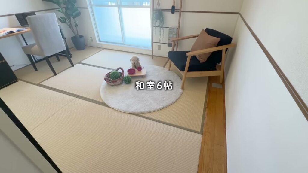 緑苑東 2LDKの和室6帖の窓側
