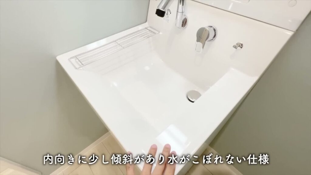 セミデタッチドハウス朝美 1LDKの洗面台