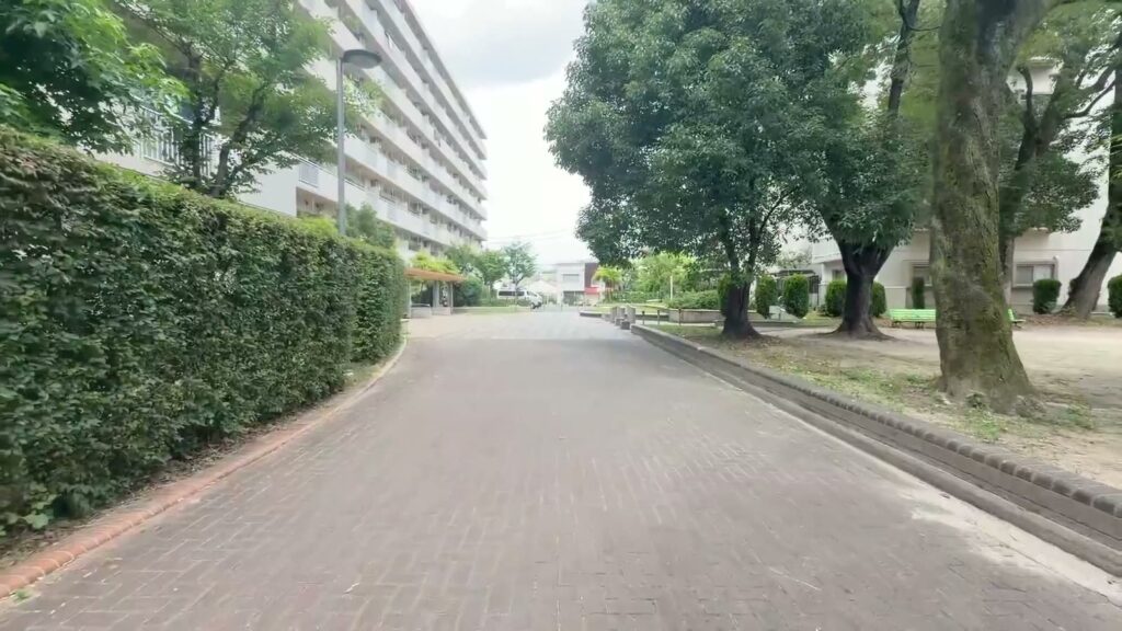 アーバンラフレ志賀 2LDKの敷地内の通路