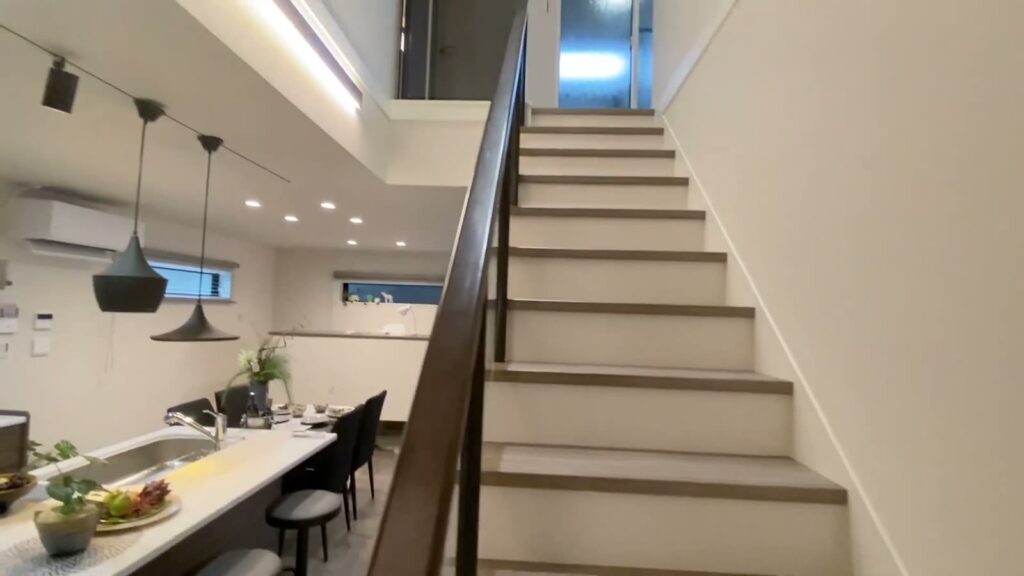 ファインステージ京田辺・興戸（敷島住宅モデルハウス） 3LDKのリビング階段