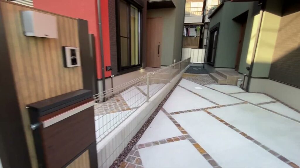 ラフィネフォート寝屋川 葛原新町6号地 3LDKの門まわり