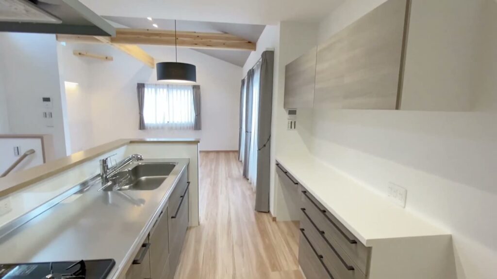 ラフィネフォート寝屋川 葛原新町6号地 3LDKのカップボード