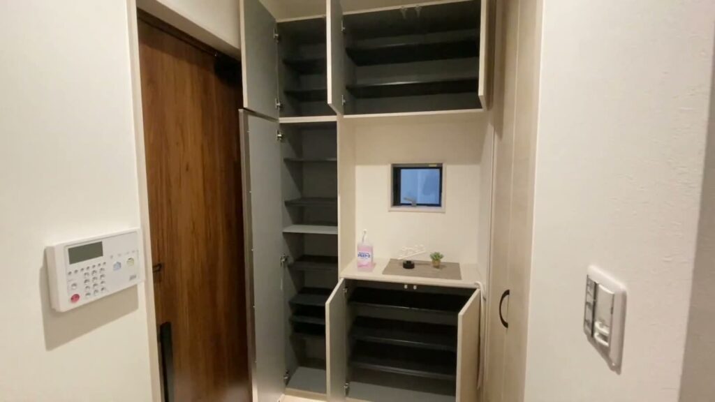 ルミナフォート寝屋川 池田2号地 3LDKのシューズクローク