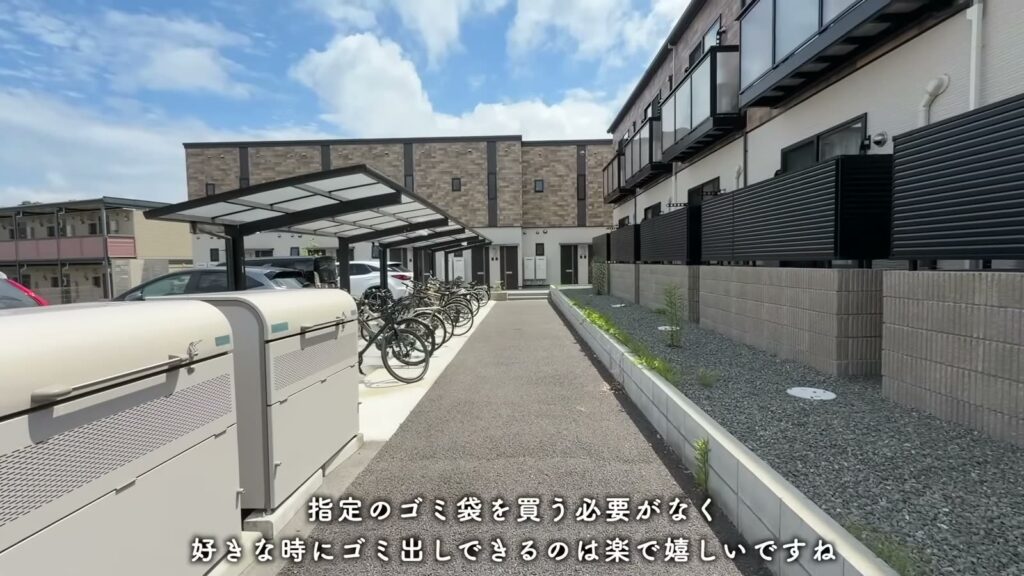 Kalmia/カルミア 1K＋WICの駐輪場とゴミ置き場