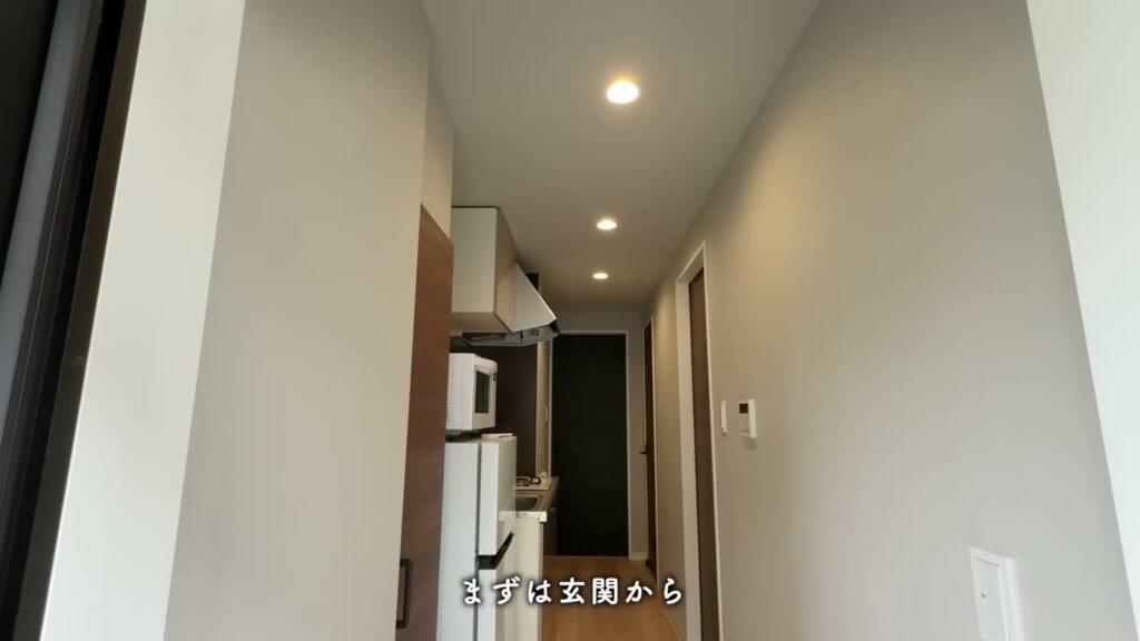 Kalmia/カルミア 1K＋WICの玄関から廊下