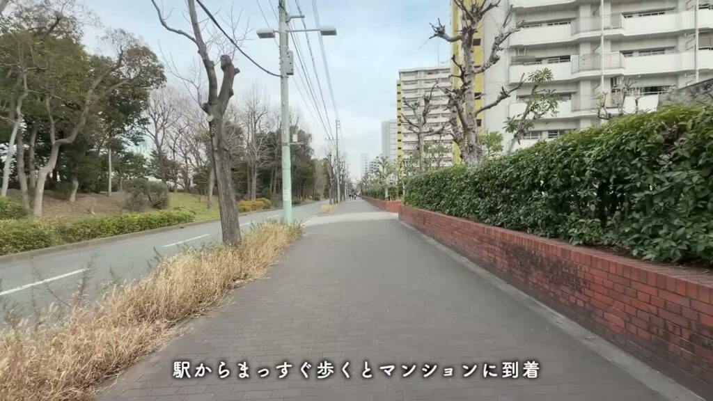 レ・ジェイド南港 3LDKのマンションへ直進