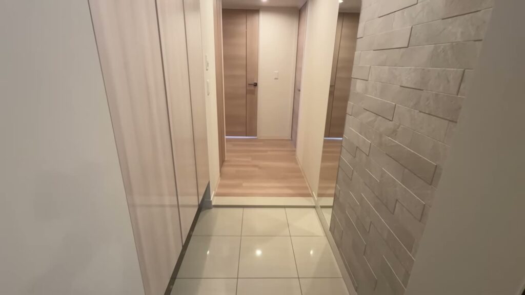 クリーンリバーフィネス元町プレセア 3LDKの玄関