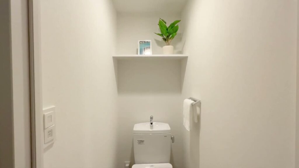 RJRプレシア江坂駅前 1Kのトイレの棚