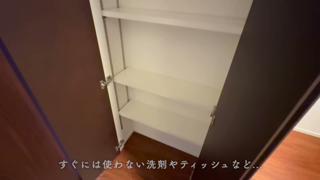 RJRプレシア六本松 2LDKの廊下収納