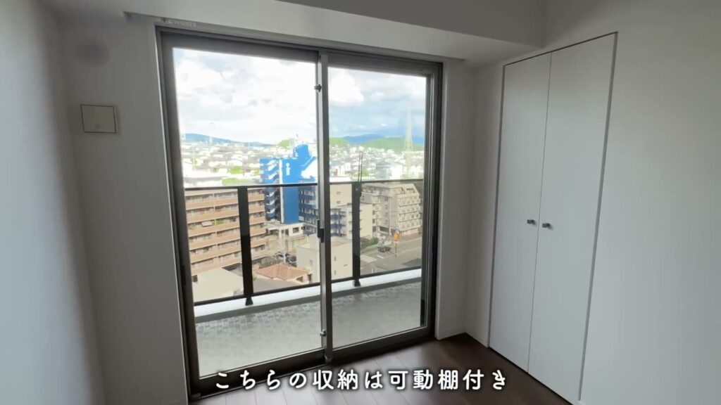 RJRプレシア千早 3LDKの窓と収納