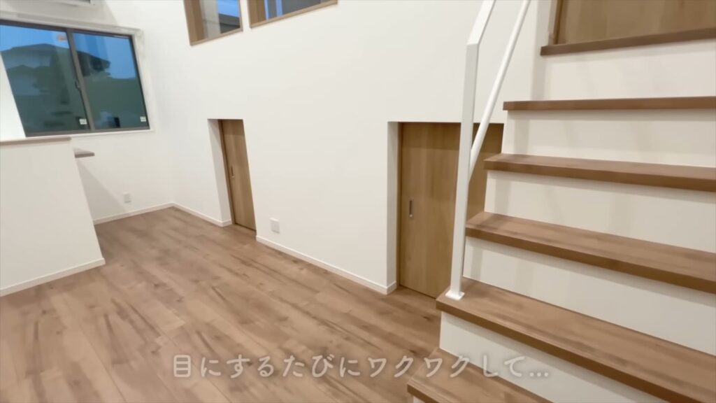 ADC西熊本IBUKI 1LDKの室内窓と階段
