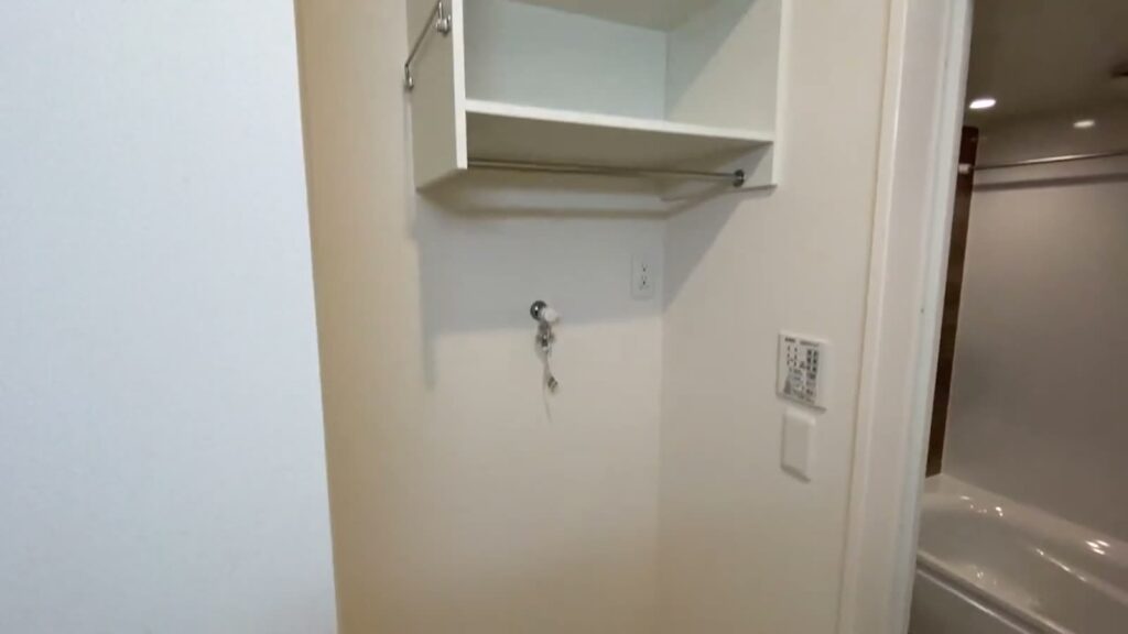 D-roomケヤキ通り B棟 2LDKの洗濯機置き場