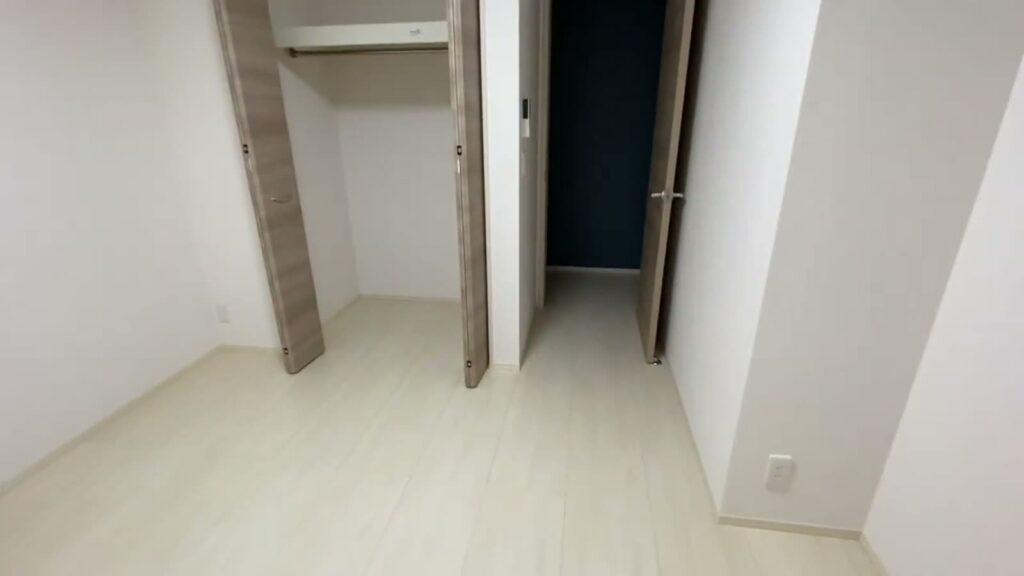 D-roomケヤキ通り B棟 2LDKの洋室のクローゼット