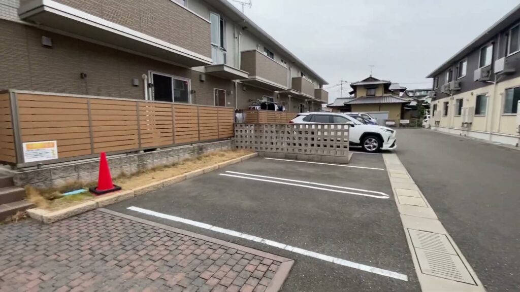 ガーデンハウスA棟 3LDKの駐車スペース